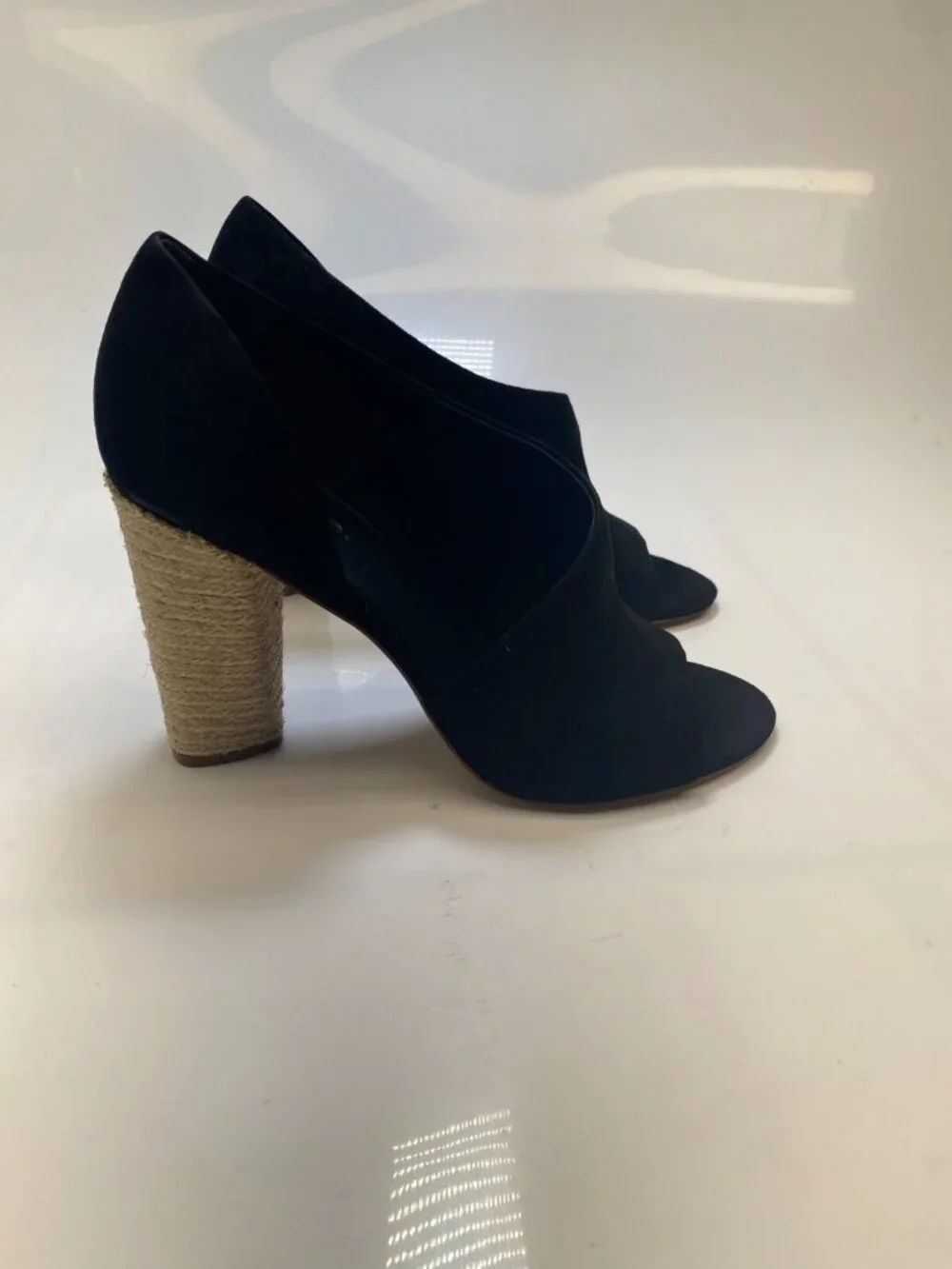 Vince Percey Women's  Black Peep Toe Suede Heel Sz  7